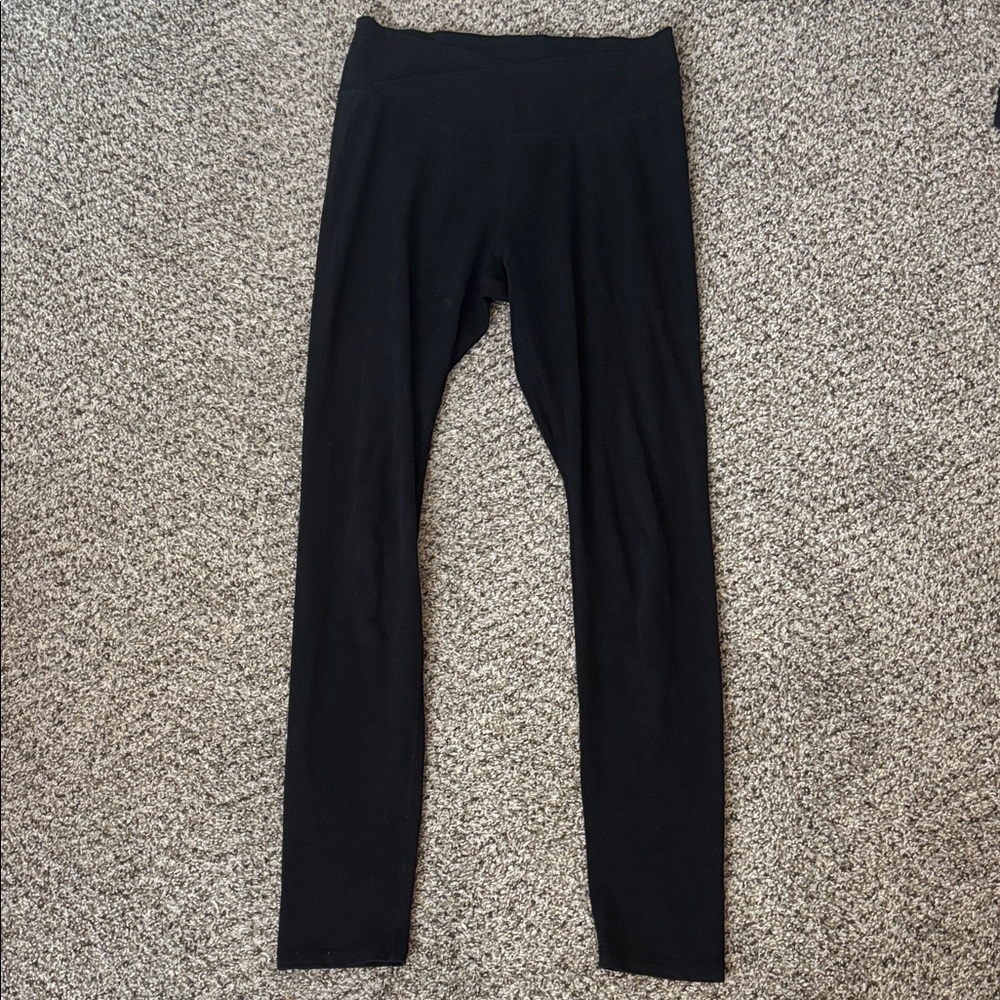Black High-Waisted Crossover Leggings